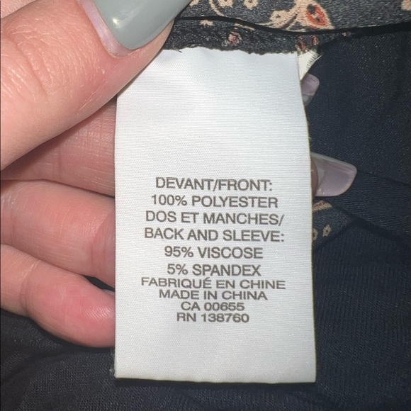 (3 for $15) Woman’s Top - Picture 4 of 4